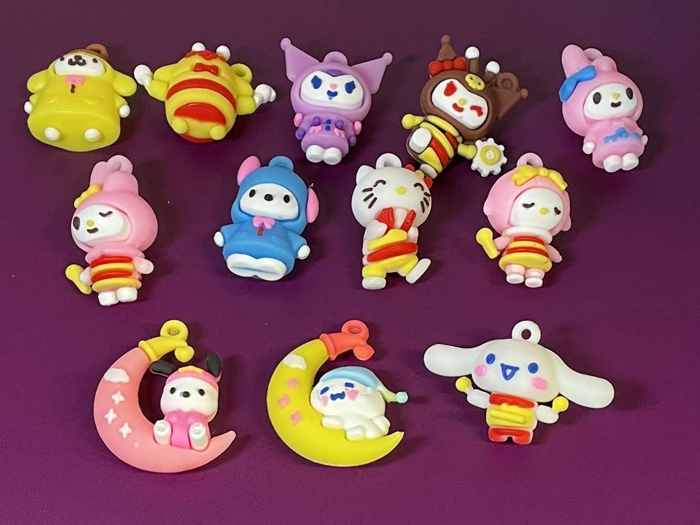 Cola Cubes Surprise Bath Bomb With Kitty Figurines - Image 2